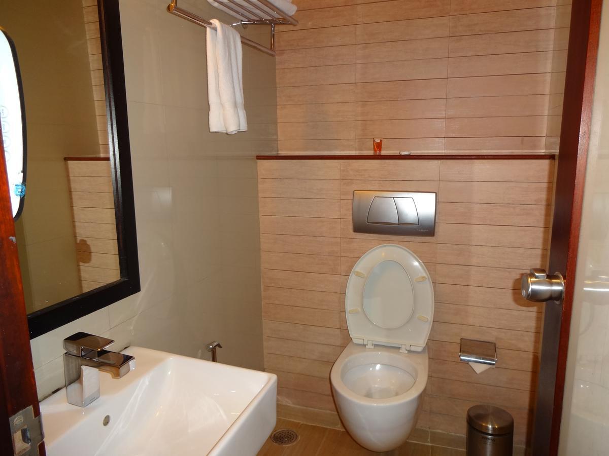 Hotel The Castello Residency à Coimbatore Extérieur photo