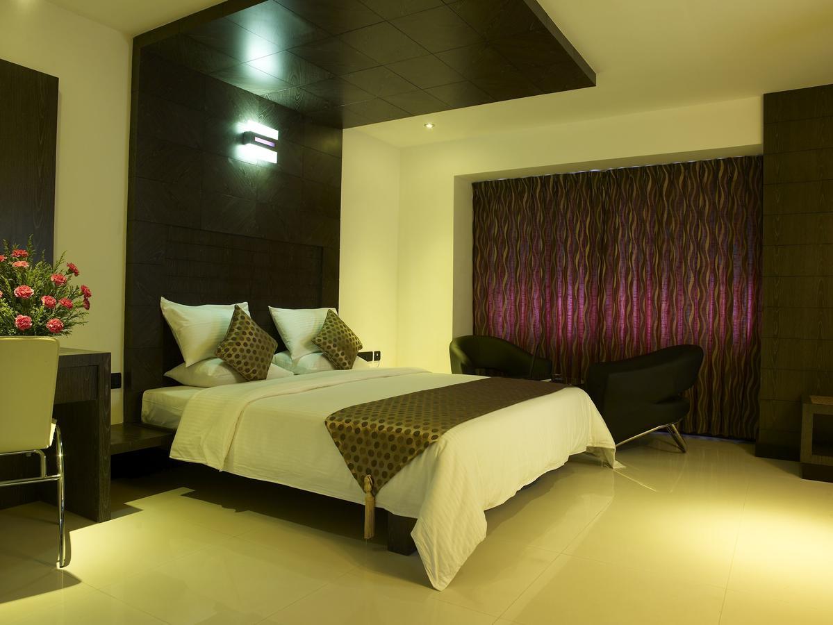 Hotel The Castello Residency à Coimbatore Extérieur photo