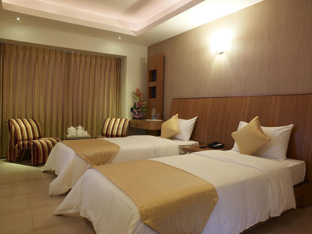 Hotel The Castello Residency à Coimbatore Extérieur photo